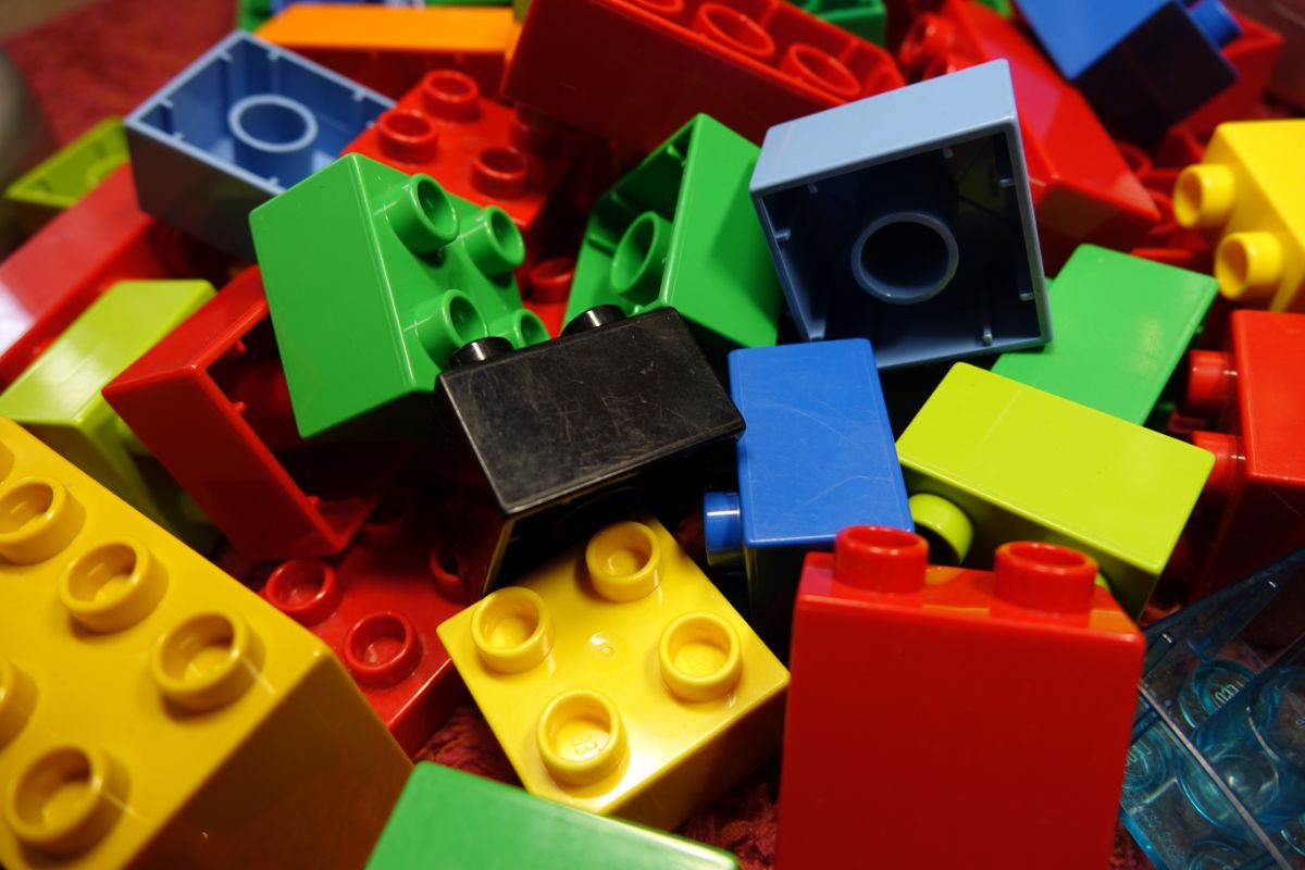 How To Store Lego In The Home (1)