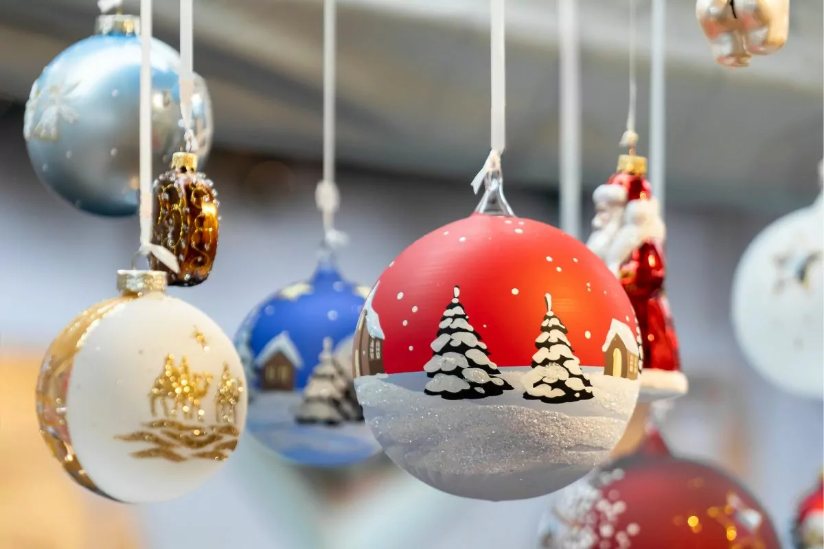 How To Personalize Glass Ball Ornaments (12 Ways)